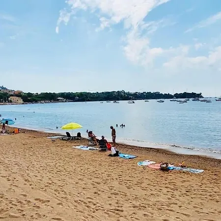 Rare Avec La Plage Au Bout Du Jardin Apartament