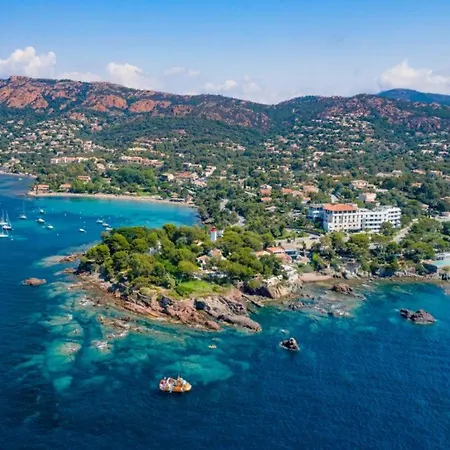 Apartament Rare Avec La Plage Au Bout Du Jardin Saint-Raphaël